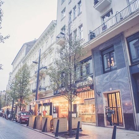 Stunning New Central Home Near Basilica Budapest Exterior photo