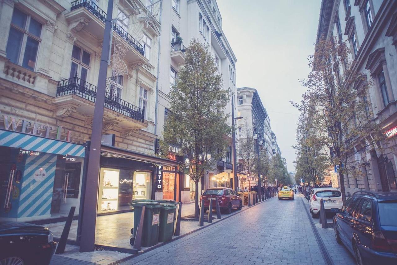 Stunning New Central Home Near Basilica Budapest Exterior photo